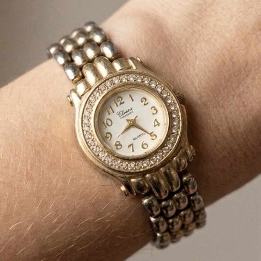 Vintage GALAXIE By ELGIN Watch Goldtone Crystal Rhinestone Bezel Quartz NLN406